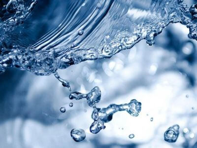水